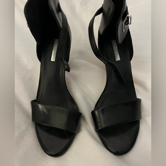 BCBG Black Sandals size 7.5 - Picture 1 of 4